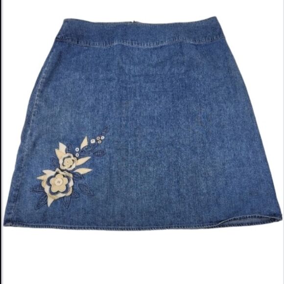 Casual Corner Dresses & Skirts - 12P VINTAGE Boho CASUAL CORNER FLORAL APPLIQUE FLOWER DENIM JEAN SKIRT 12 PETITE